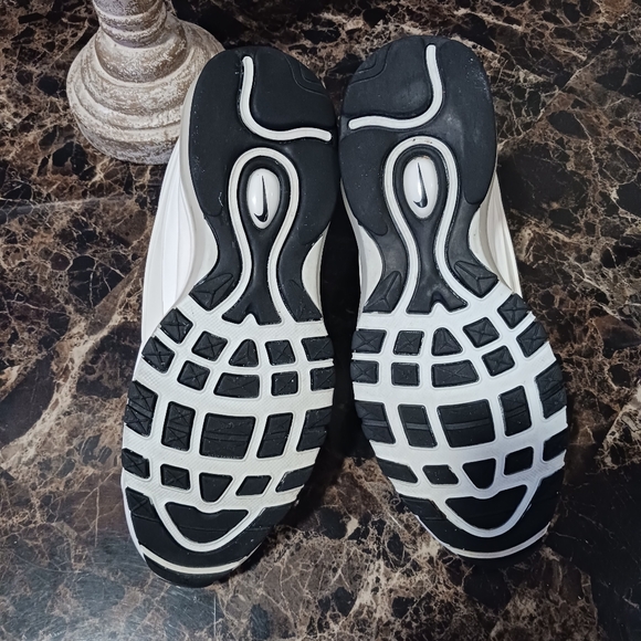 ⚫️  Nike AirMax Deluxe Streetwear/Lifestyle Shoes Size 7 Men/8.5 Women - Picture 12 of 13